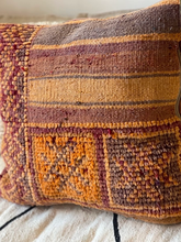 Charger l&#39;image dans la galerie, Housse de coussin vintage, rouge, violet, orange
