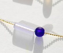 Charger l&#39;image dans la galerie, Recycled Glass Morse Short Necklace
