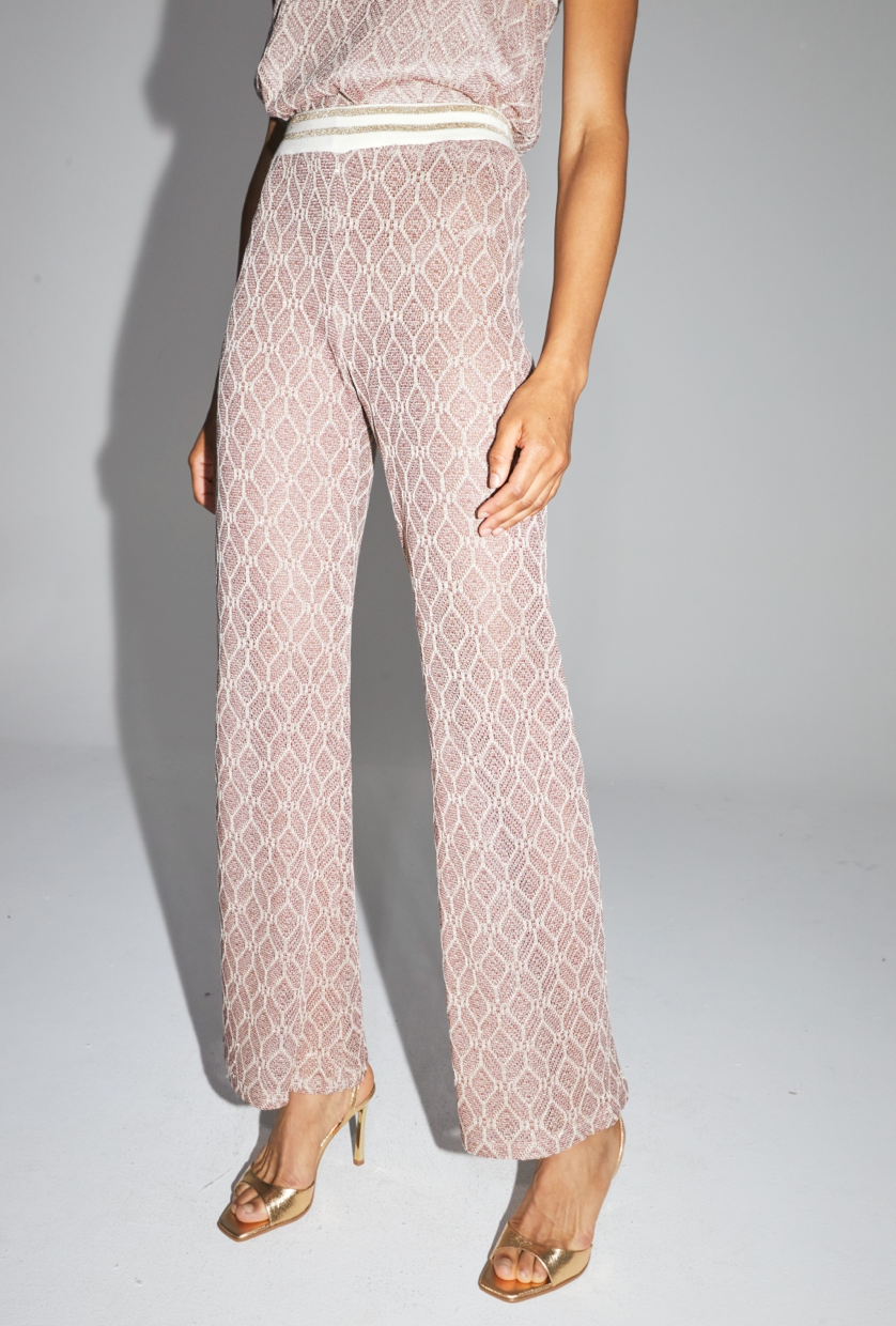 Le Pantalon Edwin tricot géo ajouré doré bordeaux fabriqué en Italie