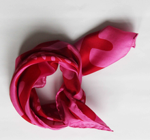 Charger l&#39;image dans la galerie, Mini Foulard Peace and Love Fuchsia
