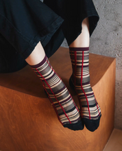 Charger l&#39;image dans la galerie, NEVADA ROADS BORDEAUX Chaussettes
