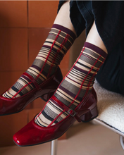 Charger l&#39;image dans la galerie, NEVADA ROADS BORDEAUX Chaussettes
