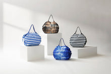 Charger l'image dans la galerie, Shupatto Anniversary Edition Bag M – Highlight Black
