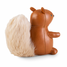 Charger l&#39;image dans la galerie, Squirrel Paperweight 250g
