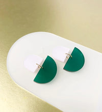 Charger l&#39;image dans la galerie, Earring The Cara recycled Acrylic
