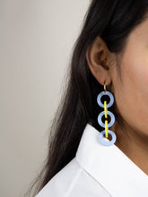 Charger l'image dans la galerie, Boucles d'oreilles Entrelac jaune et bleu

