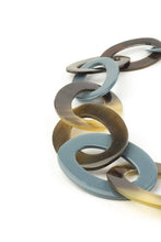 Charger l'image dans la galerie, Collier long anneaux ovale plat 3 tailles avec laque gris-bleu: Bleu
