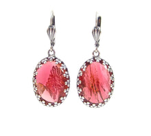 Charger l&#39;image dans la galerie, Boucles d&#39;oreilles ovales en verre rouge

