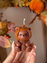 Charger l'image dans la galerie, Bougie Nounours citrouille coloris au choix senteur Automne : Chocolat
