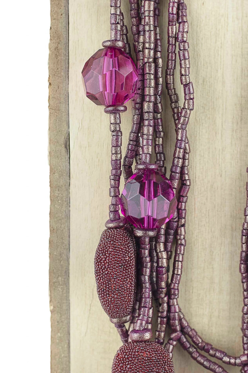 Collier ajustable en résine facettée et bois