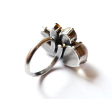Charger l&#39;image dans la galerie, Bague en verre opale unique faite à la main à Cologne
