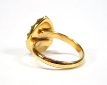 Charger l&#39;image dans la galerie, Bague or avec verre vert fait main

