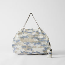 Charger l&#39;image dans la galerie, Shupatto compact foldable shopping bag size L – Floating Clouds
