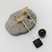 Charger l'image dans la galerie, MISMATCHED EARRINGS
